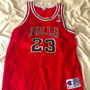 Bulls Jordan Jersey. Size XL Boys. Red/Black